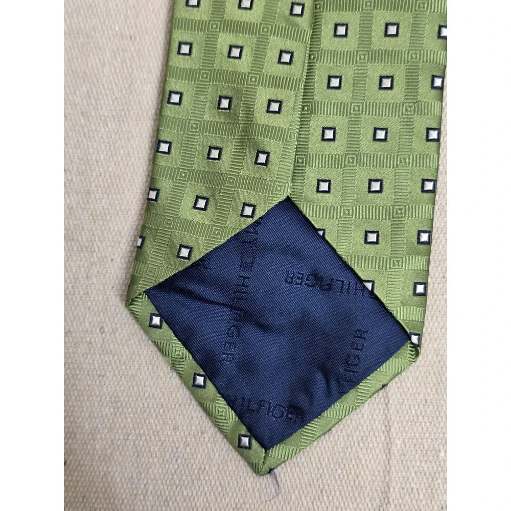 Tommy Hilfiger Mens‎ Silk Tie Green Geometric Square Navy Blue Striped RN 121148